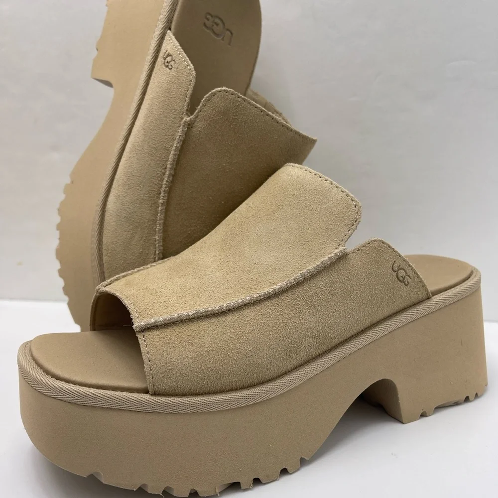 UGG Tan Platform Slide Sandals UGG
W / 1167476
W NEW HEIGHTS SLIDE MDSD
Mustard - Picture 14 of 16